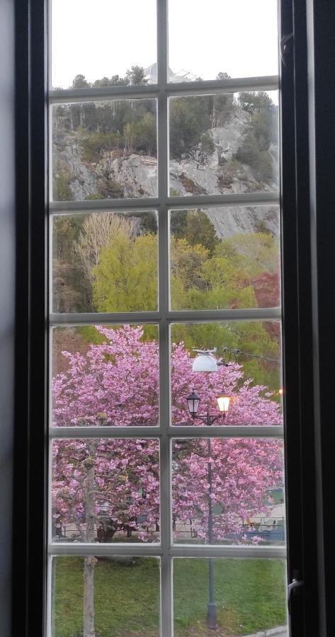 Family Friendly Apartment By The Park In The Very Center Of Alesund Luaran gambar
